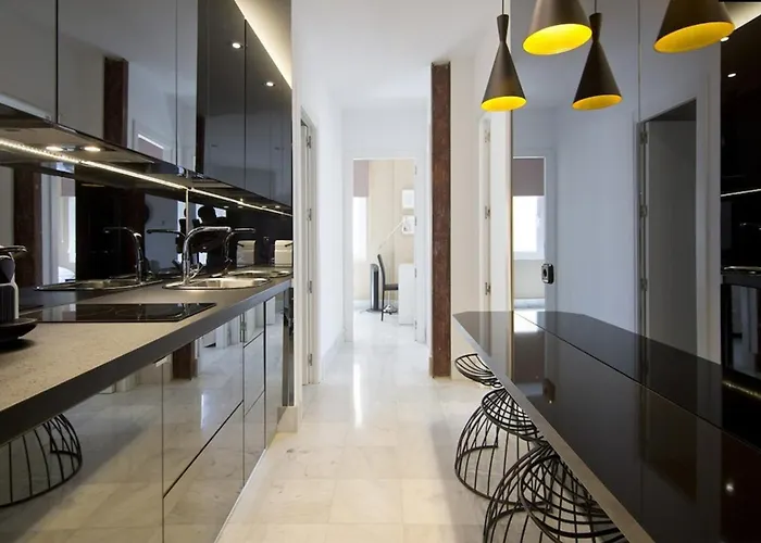 Apartamento Embajadores -No Ascensor-